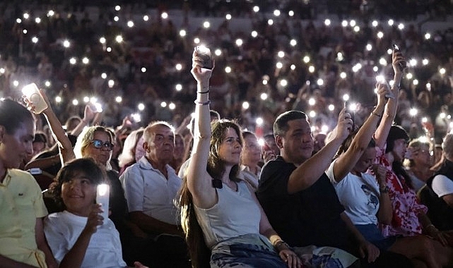 Çeşme Festivali, iki gün süren coşku ve birliktelikle tamamlandı Çeşme Festivali, iki gün süren coşku ve birliktelikle tamamlandı