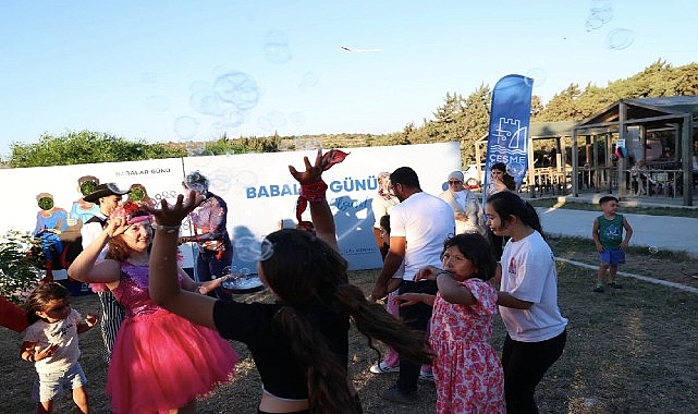 Çeşme'de yeni ulaşım aksı hizmete giriyor Çeşme'de yeni ulaşım aksı hizmete giriyor