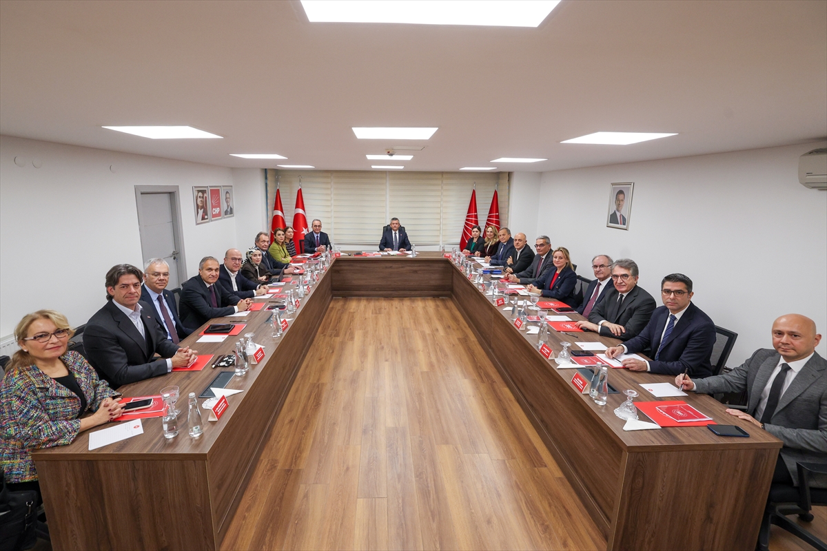 CHP Genel Başkanı Özel, basın toplantısı düzenledi: