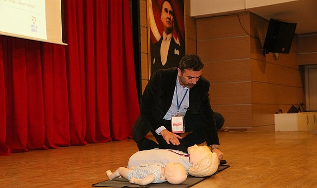 Çiğli Belediyesi'nden İlk Yardım Semineri Çiğli Belediyesi'nden İlk Yardım Semineri