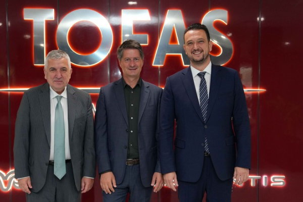Citroen CEO’su Xavier Chardon’dan Tofaş’ın Bursa’daki üretim üssüne ziyaret Citroen CEO’su Xavier Chardon’dan Tofaş’ın Bursa’daki üretim üssüne ziyaret