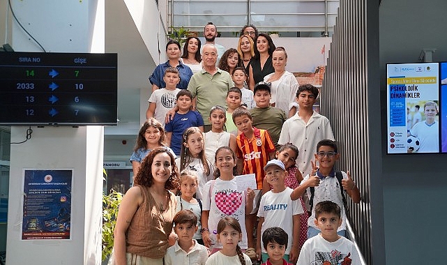 Çocuk Meclisi'nin ikinci oturumunda çocuklar söz aldı Çocuk Meclisi'nin ikinci oturumunda çocuklar söz aldı