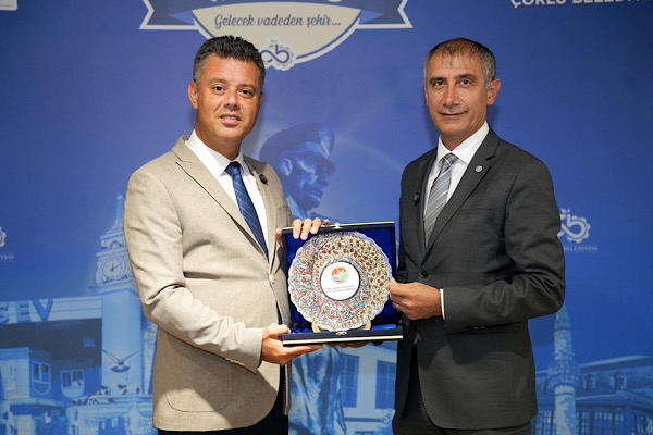 Çorlu Yarı Maratonu için iş birliği protokolü imzalandı Çorlu Yarı Maratonu için iş birliği protokolü imzalandı