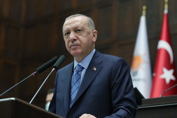 Cumhurbaşkanı Erdoğan, Macron’u COP31 Liderler Zirvesi’ne davet etti Cumhurbaşkanı Erdoğan, Macron’u COP31 Liderler Zirvesi’ne davet etti