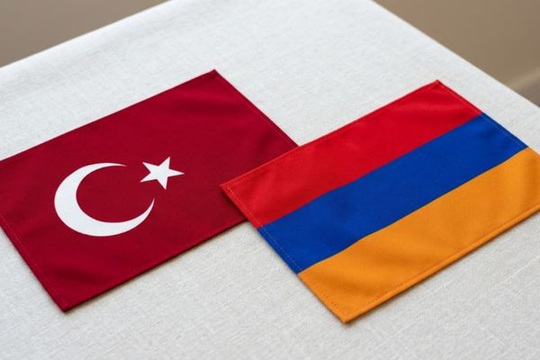 Cumhurbaşkanı Erdoğan, Paşinyan’ı COP31 Liderler Zirvesi’ne davet etti Cumhurbaşkanı Erdoğan, Paşinyan’ı COP31 Liderler Zirvesi’ne davet etti