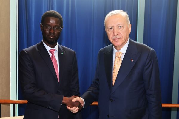 Cumhurbaşkanı Erdoğan, Senegal Cumhurbaşkanı Faye ile görüştü Cumhurbaşkanı Erdoğan, Senegal Cumhurbaşkanı Faye ile görüştü