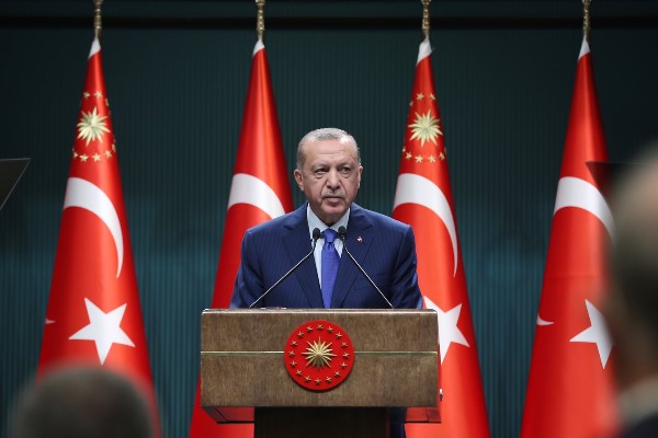Cumhurbaşkanı Erdoğan: Yarın ekonomi kurmaylarıyla bir araya geleceğim Cumhurbaşkanı Erdoğan: Yarın ekonomi kurmaylarıyla bir araya geleceğim