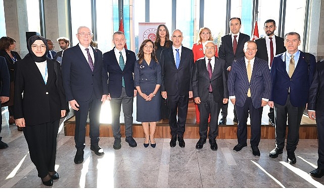 Cumhuriyet Bayramı Resepsiyonu'na katıldı Cumhuriyet Bayramı Resepsiyonu'na katıldı
