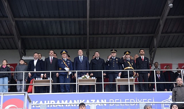 Cumhuriyet Coşkusu ve Kahramanlık Gururu Cumhuriyet Coşkusu ve Kahramanlık Gururu