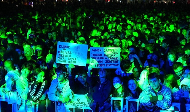 Cumhuriyet coşkusu yağmur tanımadı Cumhuriyet coşkusu yağmur tanımadı