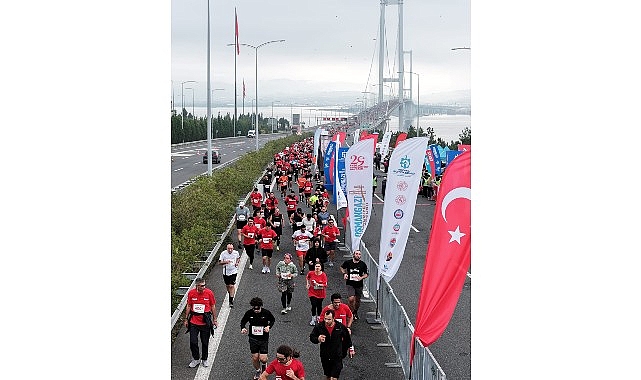 Cumhuriyet sevgisi Osmangazi Köprüsü'ne sığmadı Cumhuriyet sevgisi Osmangazi Köprüsü'ne sığmadı
