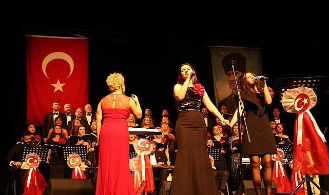Cumhuriyet'in 103'üncü yılı Nilüfer'de konserle kutlandı Cumhuriyet'in 103'üncü yılı Nilüfer'de konserle kutlandı