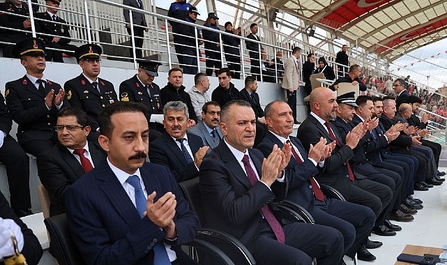 Çumra'da 29 Ekim Cumhuriyet Bayramı Coşkusu Bando Ezgileriyle Taçlandı Çumra'da 29 Ekim Cumhuriyet Bayramı Coşkusu Bando Ezgileriyle Taçlandı