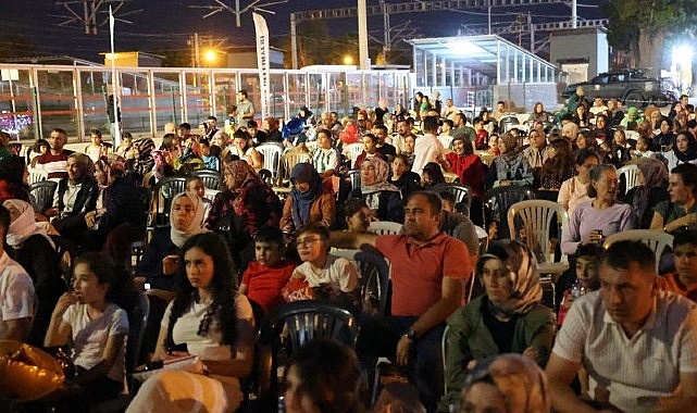 Çumra'da "Sinema Yollarda" Etkinliğine Yoğun İlgi Çumra'da "Sinema Yollarda" Etkinliğine Yoğun İlgi