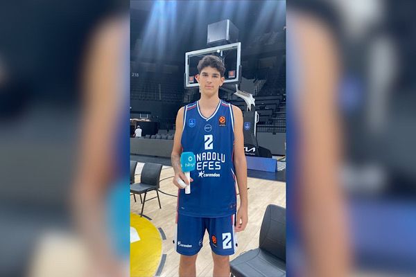 Darius Karutasu: Anadolu Efes forması her küçük oyuncunun hayalidir Darius Karutasu: Anadolu Efes forması her küçük oyuncunun hayalidir
