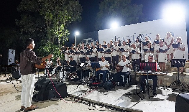 Didim Belediyesi Halk Müziği Korosu konserine yoğun ilgi Didim Belediyesi Halk Müziği Korosu konserine yoğun ilgi