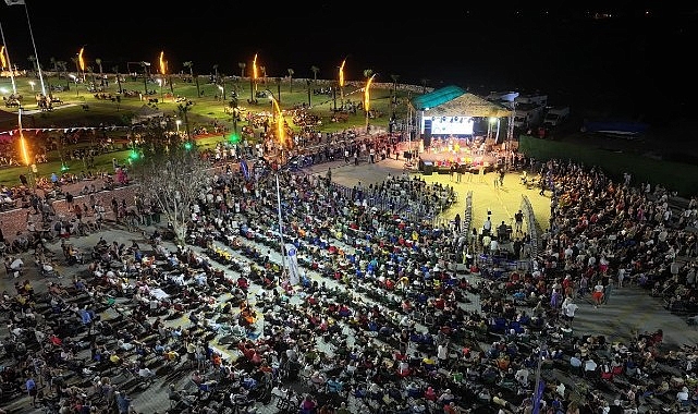 Didim Lavanta & Aromaterapi Festivali, Muhteşem Suzan Kardeş Konseriyle Başladı Didim Lavanta & Aromaterapi Festivali, Muhteşem Suzan Kardeş Konseriyle Başladı
