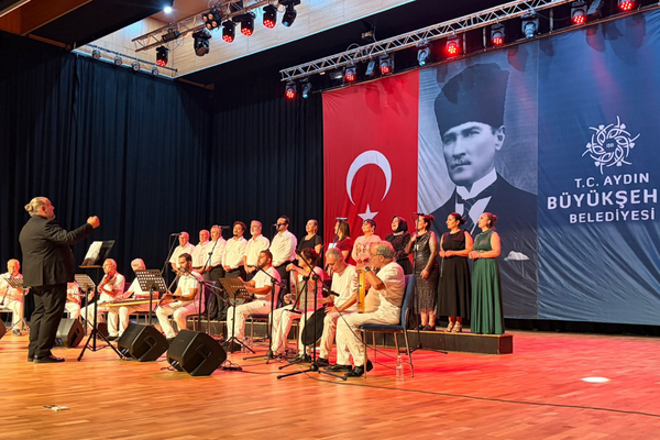 Didim’de vatandaşlar Türk Sanat Müziği Korosu konseri ile buluştu Didim’de vatandaşlar Türk Sanat Müziği Korosu konseri ile buluştu