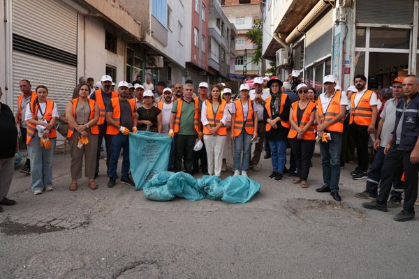 Diyarbakır Stadyumu’nda kapsamlı temizlik ve bakım çalışması Diyarbakır Stadyumu’nda kapsamlı temizlik ve bakım çalışması