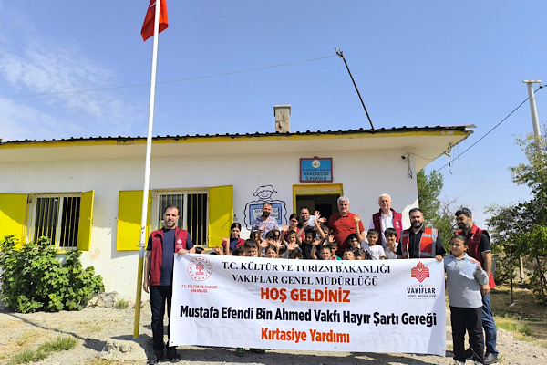 Diyarbakır'da kırsal bölgelerde öğrenim gören çocuklara eğitim desteği sağlandı Diyarbakır'da kırsal bölgelerde öğrenim gören çocuklara eğitim desteği sağlandı