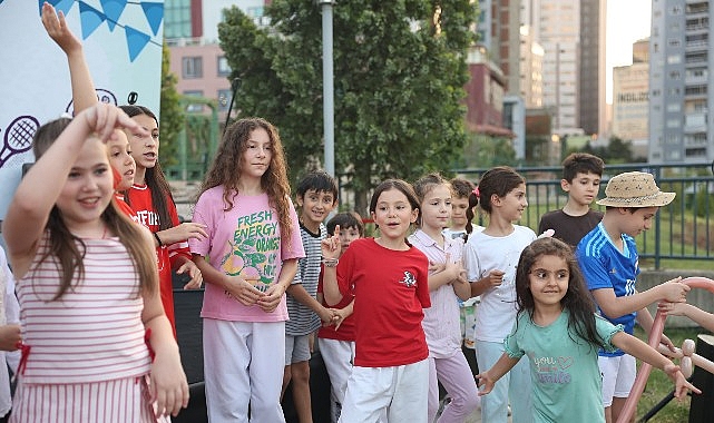 Doğanbey Mahallesi'nde Yaz Akşamı Şenliğe Dönüştü Doğanbey Mahallesi'nde Yaz Akşamı Şenliğe Dönüştü