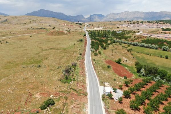 Doğanşehir Yolkoru Mahallesi’nin 6,5 kilometrelik yolu yenilendi Doğanşehir Yolkoru Mahallesi’nin 6,5 kilometrelik yolu yenilendi