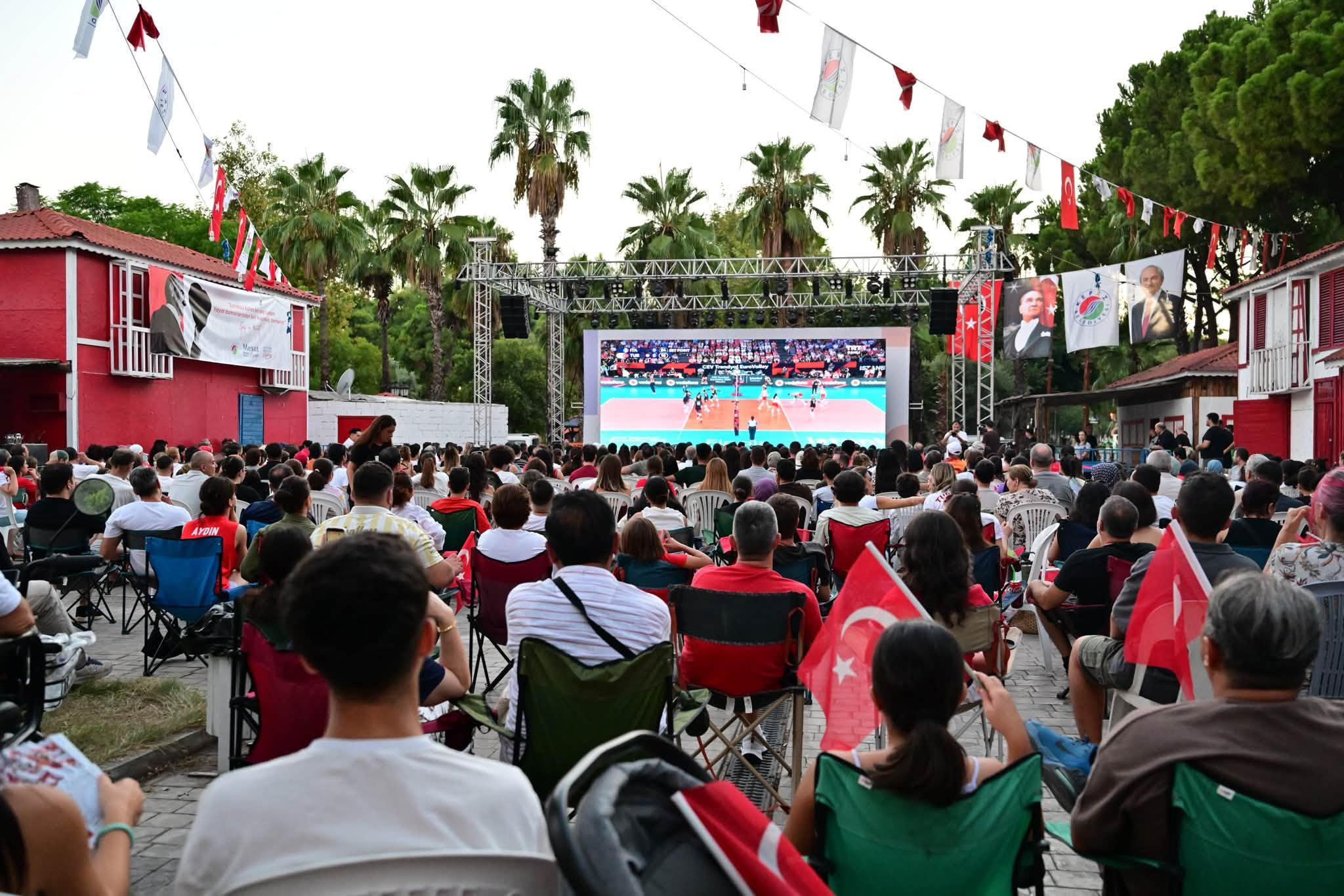 Dokumapark’ta A Milli Kadın Voleybol Takımı’nın Avrupa şampiyonluğu kutlandı Dokumapark’ta A Milli Kadın Voleybol Takımı’nın Avrupa şampiyonluğu kutlandı