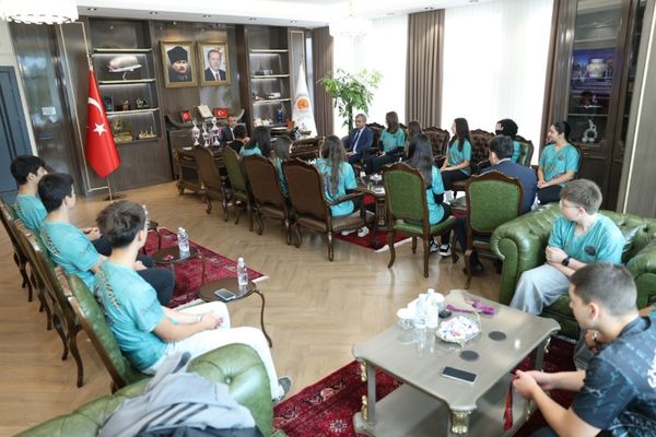 Dragon Bot Türkiye Şampiyonası’nda dereceye giren sporcular Başkan Doğan’ı ziyaret etti Dragon Bot Türkiye Şampiyonası’nda dereceye giren sporcular Başkan Doğan’ı ziyaret etti