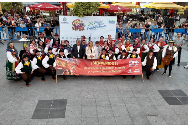 Dünya kültürleri Bakırköy'de bir araya geldi Dünya kültürleri Bakırköy'de bir araya geldi