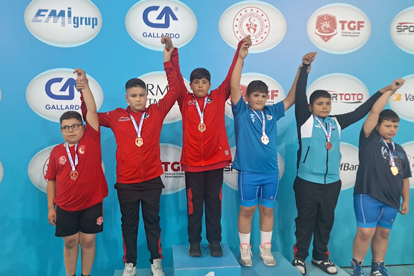Düzce Belediyesi Spor Akademisi sporcuları Ankara’da madalyalar kazandı Düzce Belediyesi Spor Akademisi sporcuları Ankara’da madalyalar kazandı