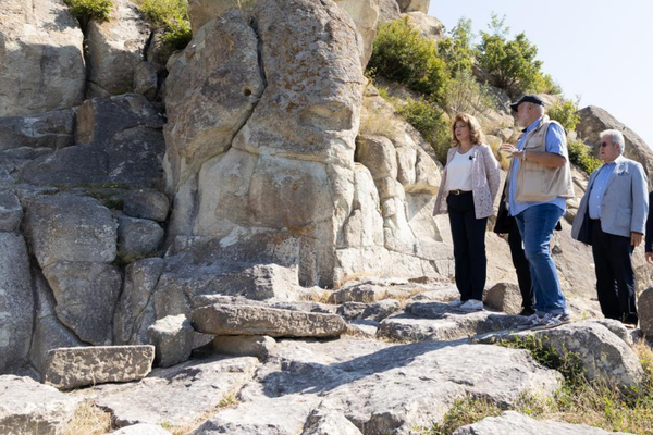 Düzeltme-Yotova: Perperikon’un hikayesi dünyaya daha güçlü anlatılmalı Düzeltme-Yotova: Perperikon’un hikayesi dünyaya daha güçlü anlatılmalı