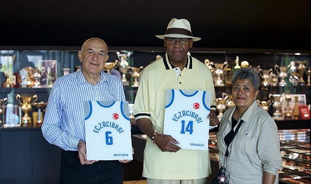 Eczacıbaşı Spor Kulübü, 60. yılında basketbol efsanelerini yeni evinde ağırladı Eczacıbaşı Spor Kulübü, 60. yılında basketbol efsanelerini yeni evinde ağırladı
