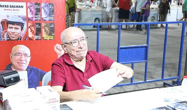 Edremit Kitap Fuarı'nda beşinci gün; Demokrasi, tarih, edebiyat ve tiyatro aynı sahneye taşındı Edremit Kitap Fuarı'nda beşinci gün; Demokrasi, tarih, edebiyat ve tiyatro aynı sahneye taşındı