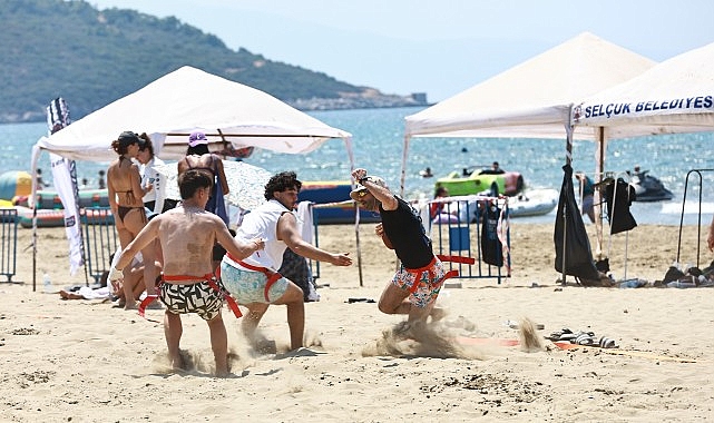Efes Selçuk, Beach Flag Futbol Turnuvası'na Ev Sahipliği Yaptı Efes Selçuk, Beach Flag Futbol Turnuvası'na Ev Sahipliği Yaptı
