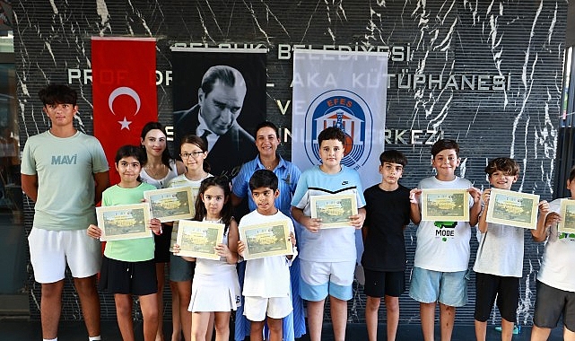 Efes Selçuklu çocuklar yaz okulunda teknolojinin dilini öğrendi Efes Selçuklu çocuklar yaz okulunda teknolojinin dilini öğrendi