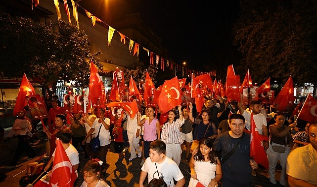 Efes Selçuk'ta Zafer Bayramı, Fener Alayı ve Eliz Band Konseriyle Kutlanacak Efes Selçuk'ta Zafer Bayramı, Fener Alayı ve Eliz Band Konseriyle Kutlanacak