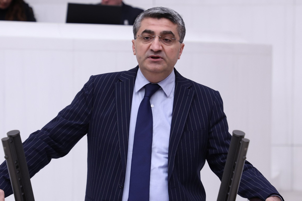 Ekmen: 35 gün geçti, açıklanan bir liste hala yok Ekmen: 35 gün geçti, açıklanan bir liste hala yok