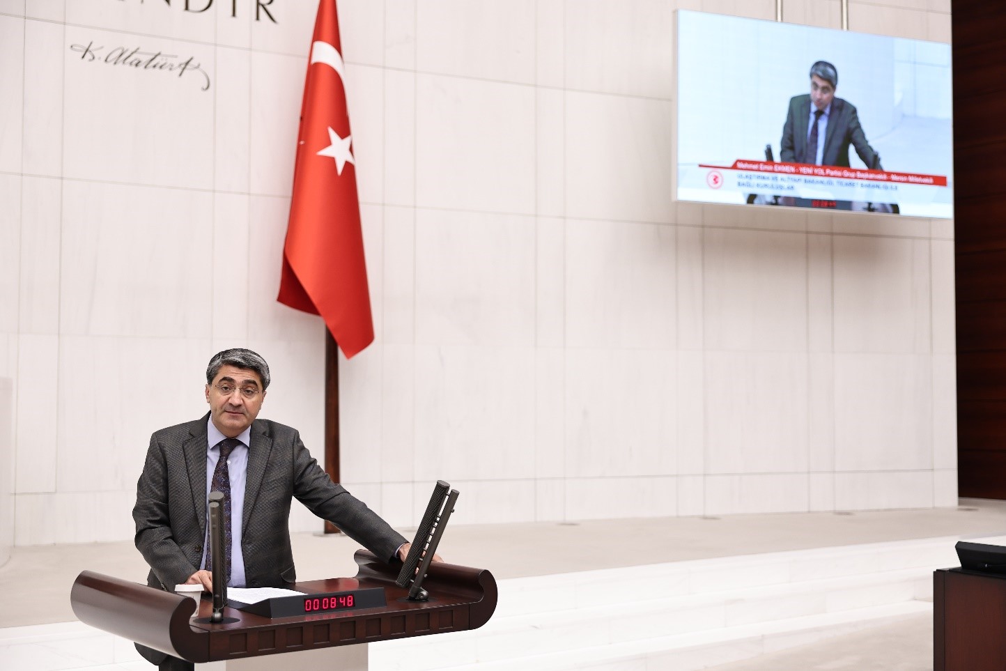 Ekmen: Adeta intihar salgını var Ekmen: Adeta intihar salgını var