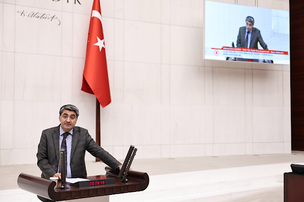 Ekmen: Mevsimlik tarım işçilerine ilişkin soru önergesine 744 gün sonra yanıt geldi Ekmen: Mevsimlik tarım işçilerine ilişkin soru önergesine 744 gün sonra yanıt geldi