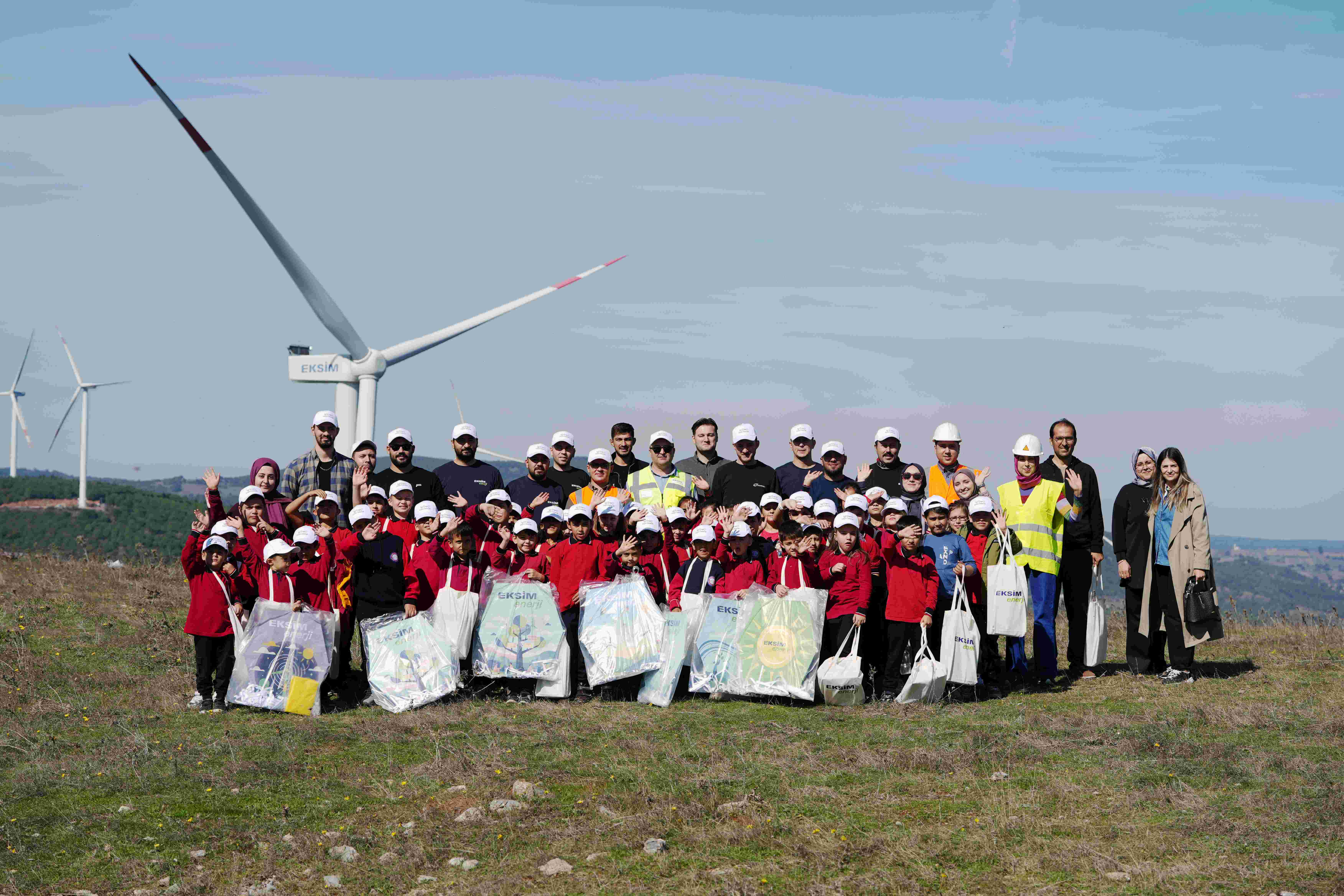 Eksim Enerji’den 3. Uçurtma Festivali: Çocuklar rüzgarın enerjisiyle Balıkesir’de buluştu Eksim Enerji’den 3. Uçurtma Festivali: Çocuklar rüzgarın enerjisiyle Balıkesir’de buluştu