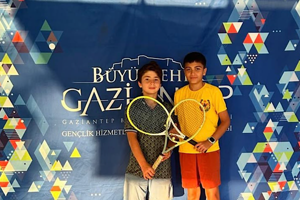 Elazığlı tenisçiler Gaziantep’te üçüncü oldu Elazığlı tenisçiler Gaziantep’te üçüncü oldu