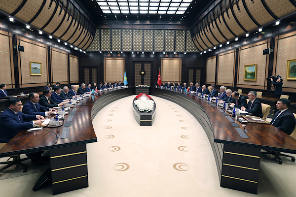 Erdoğan ile Tokayev arasında heyetler arası görüşme Erdoğan ile Tokayev arasında heyetler arası görüşme