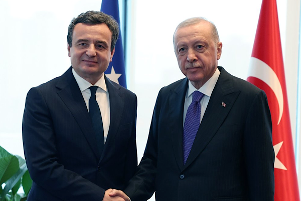 Erdoğan, Kosova Başbakanı Kurti ile görüştü Erdoğan, Kosova Başbakanı Kurti ile görüştü