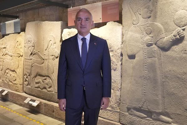 Ersoy, Anadolu Medeniyetleri Müzesi'ndeki yenileme çalışmalarını inceledi Ersoy, Anadolu Medeniyetleri Müzesi'ndeki yenileme çalışmalarını inceledi