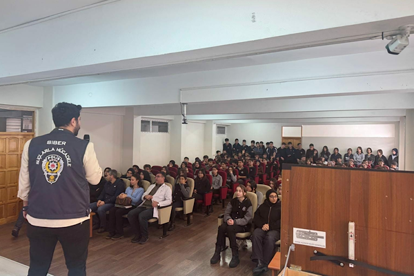 Erzurum'da okul güvenliği için 79 ekip görevlendirildi Erzurum'da okul güvenliği için 79 ekip görevlendirildi