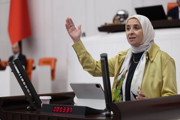 Esen: Emeklinin çektiği bütün bu acılar sizin vicdanınızı hiç mi kanatmıyor Esen: Emeklinin çektiği bütün bu acılar sizin vicdanınızı hiç mi kanatmıyor