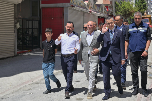 Esenyurt'ta 350 metrelik yağmur suyu hattı çalışması başladı Esenyurt'ta 350 metrelik yağmur suyu hattı çalışması başladı