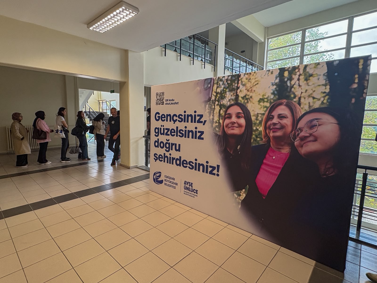 Eskişehir Büyükşehir Belediyesi’nden öğrencilere abonman kolaylığı Eskişehir Büyükşehir Belediyesi’nden öğrencilere abonman kolaylığı