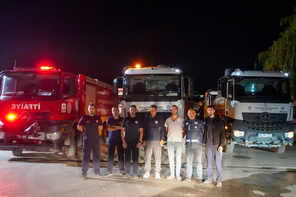 Eskişehir itfaiyesi Aydın'daki orman yangınına destek için bölgede Eskişehir itfaiyesi Aydın'daki orman yangınına destek için bölgede