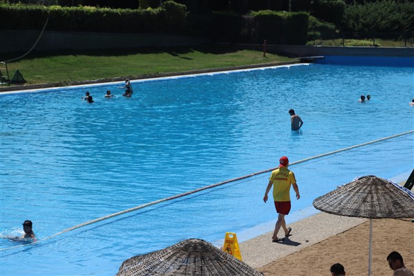 Eskişehir Kentpark Yapay Plajı yeni sezonda hizmete açıldı Eskişehir Kentpark Yapay Plajı yeni sezonda hizmete açıldı